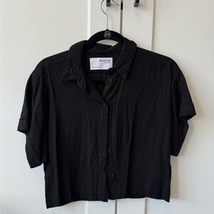 Black Crop Linen Button-Up Shirt